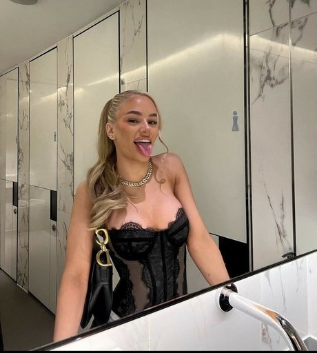 Cassie Rose model hot pics