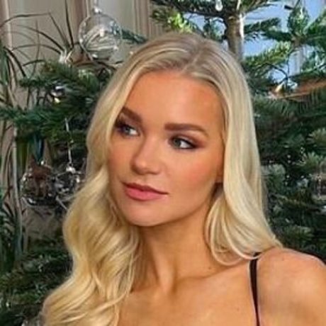 Abbie Quinnen model nice image