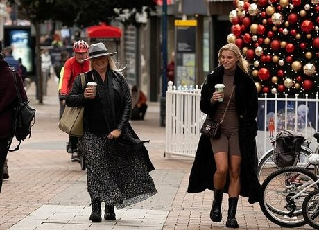 Abbie Quinnen pretty pornstar pictures