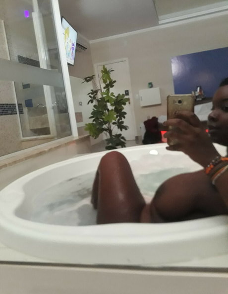 blackcowbitch erotic actress pic