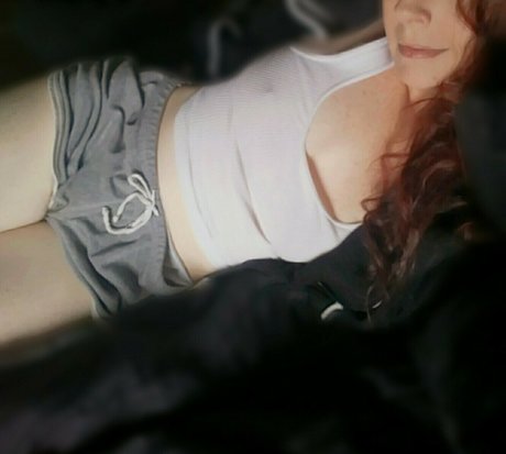 FlowersAndScars star nude picture