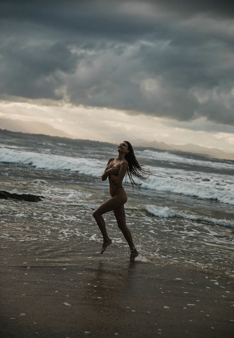 Sjana Elise Earp pornstar sex photo