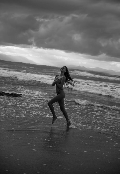 Sjana Elise Earp hot model photos