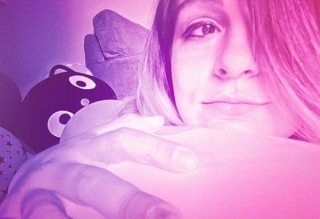 misslunamagic model sexy images