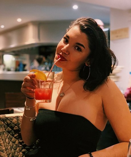 Hannah M pornstar naked pic