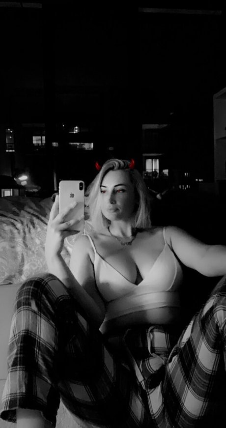 Seshemetka xxx star photos