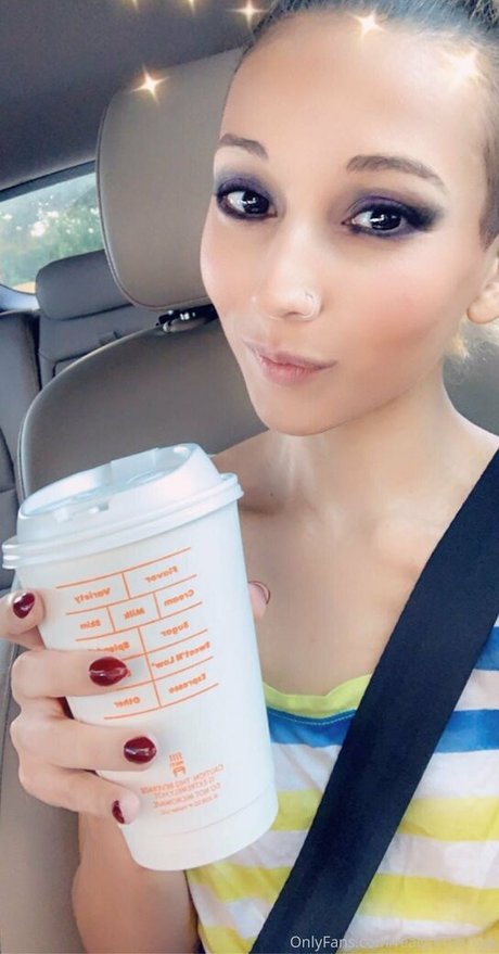 realgarnetrose naked pornstar photos