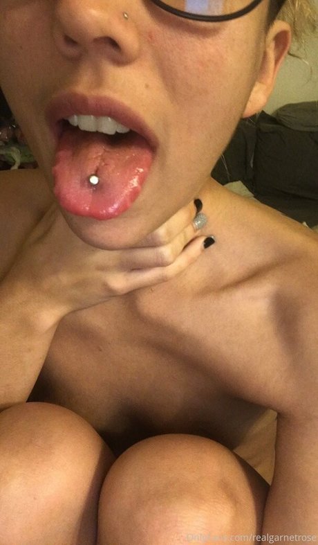 realgarnetrose nude pornstar gallery