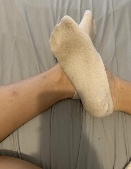 realgarnetrose model exclusive image