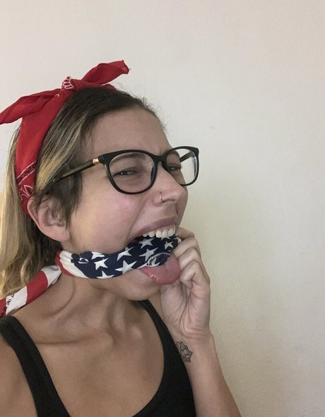 realgarnetrose porn actress gallery