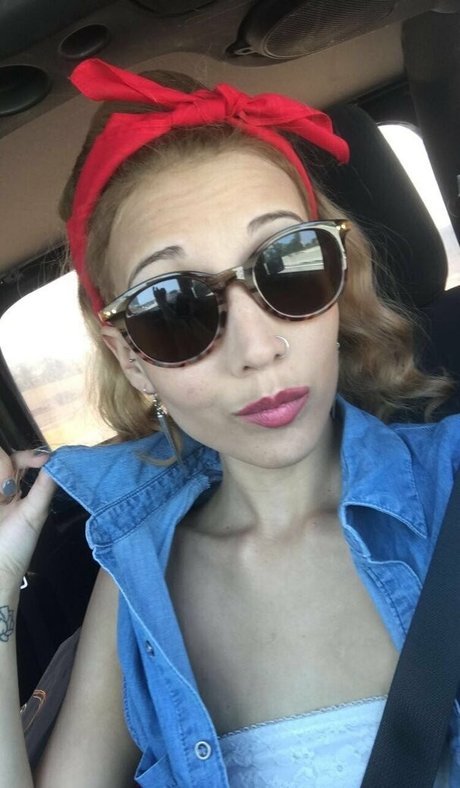 realgarnetrose model free picture