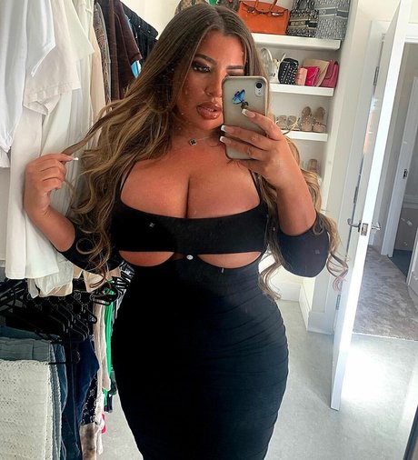 Missmaejay art star gallery