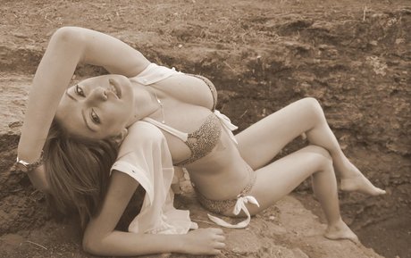 Daniela Bar top actress img