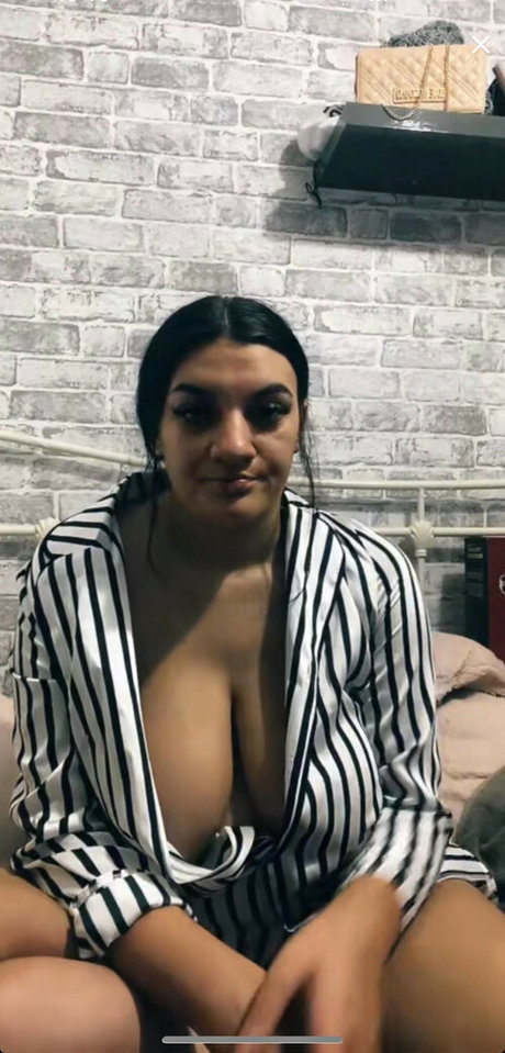 Chloe Whitham nudes model pics