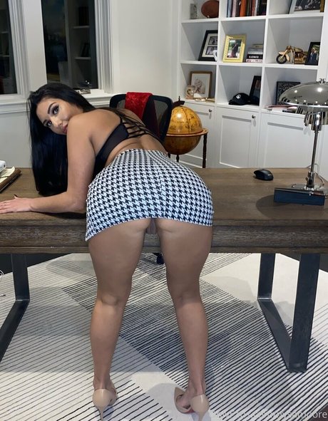 nysamoore high quality actress picture