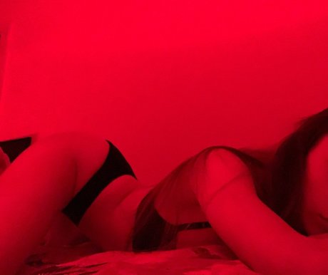 Emily Holt model adult pic