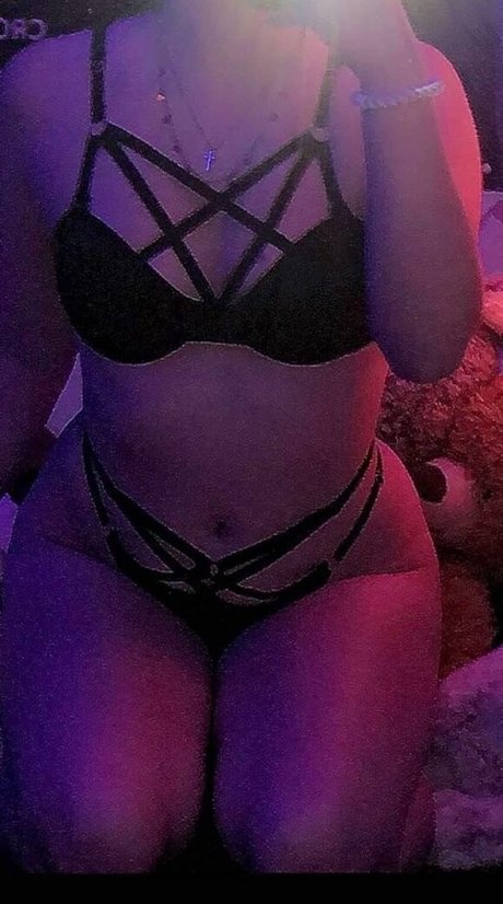 goth queen os pretty star picture