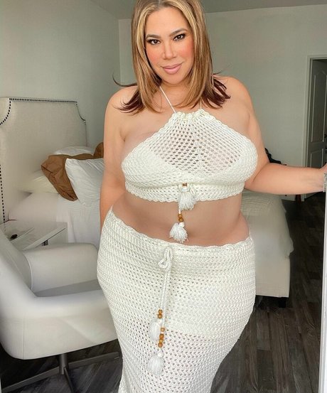 CarlaLuxx adult model pic