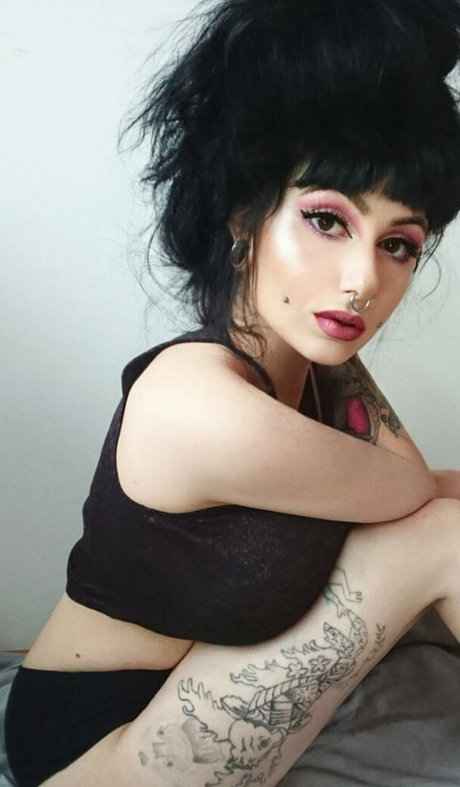 Zainab model perfect img