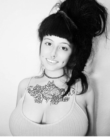 Zainab high quality actress pictures