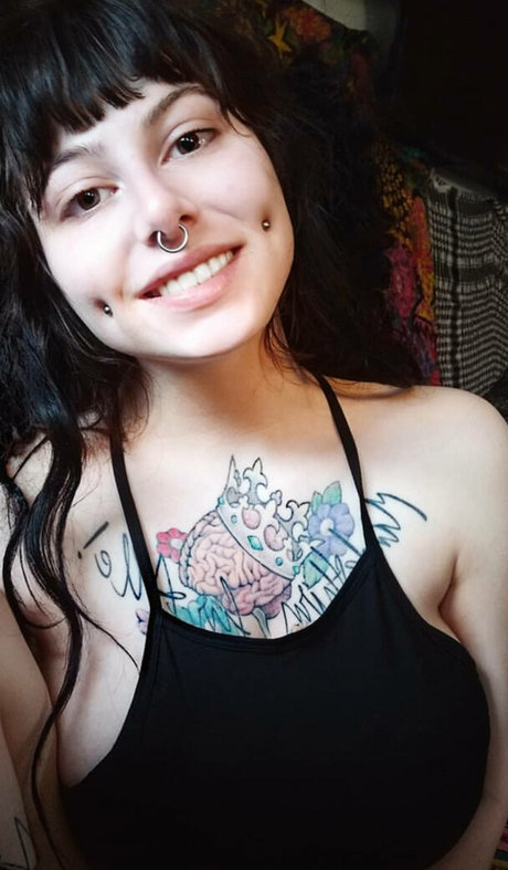 Zainab model hot images