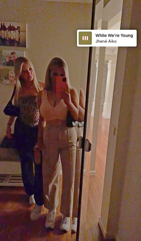 Chantelle A hot star archive