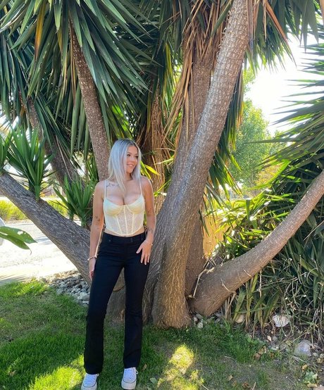 Chantelle A beautiful pornstar images