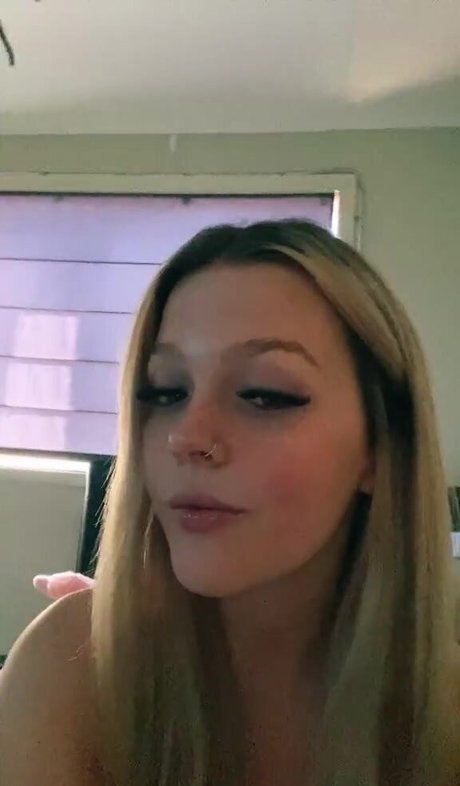 Chantelle A erotic star photos