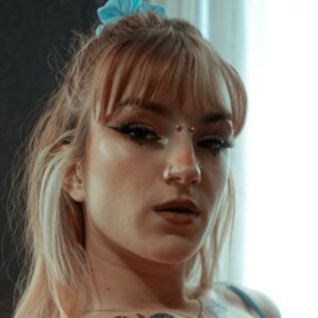 Silhouette top actress photos