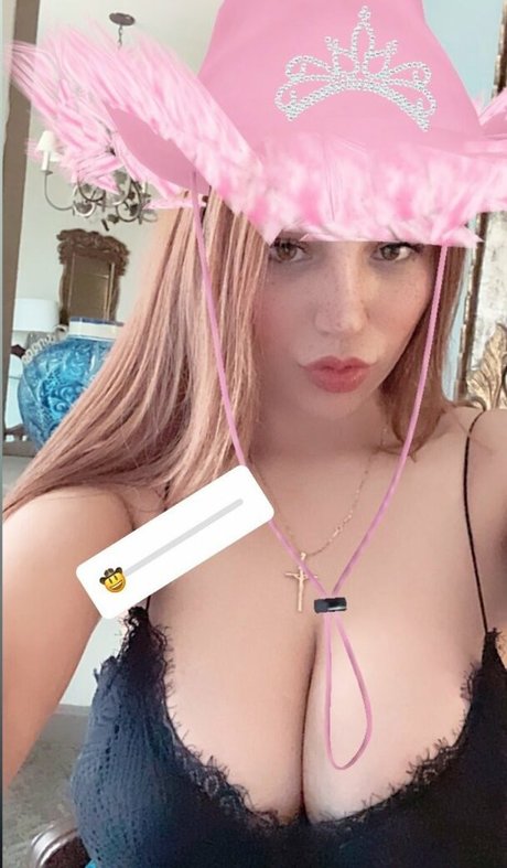 Arely Walle star hd images