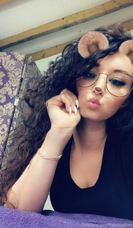 Footsiegalore pornstar top picture