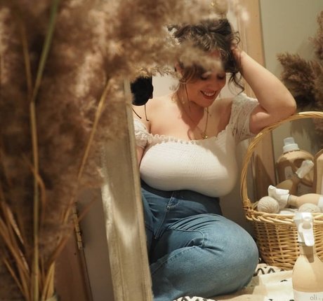 lartdanstoutessesformes star nudes archive