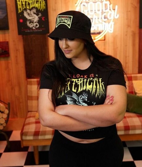 Nicole Enayati pornstar pretty photo