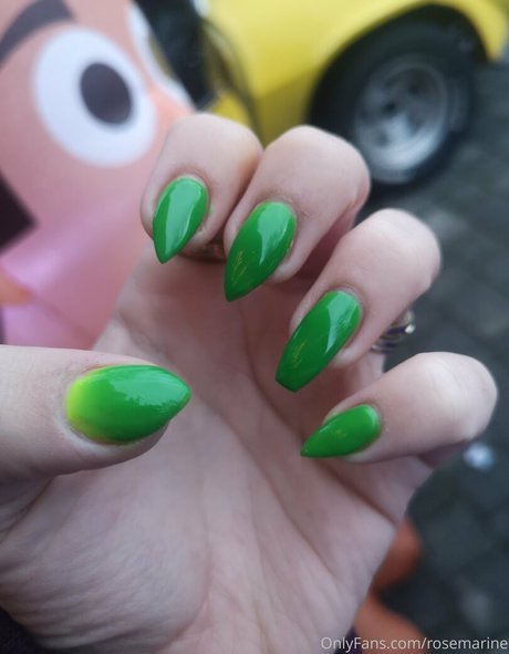 rosemarine high quality star pics