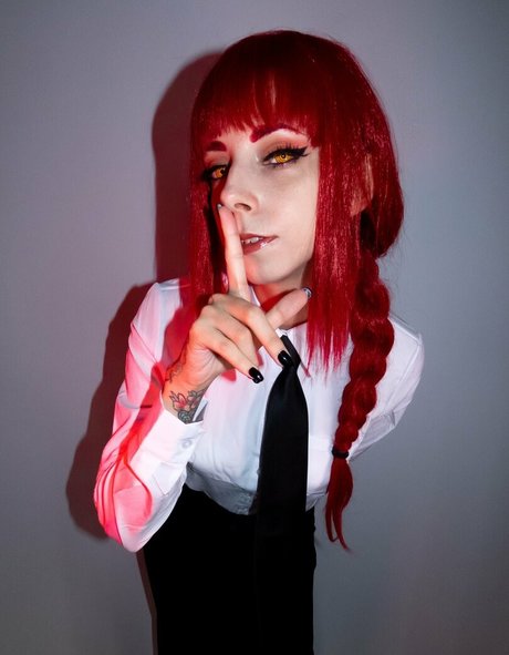 SerasCosplay model naked img