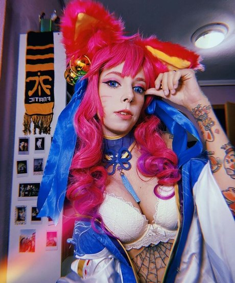 SerasCosplay free actress picture