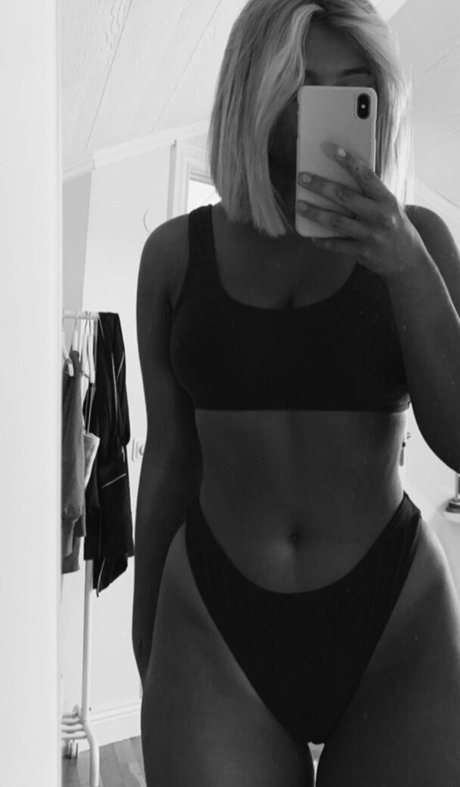 Tuva Osgrad porn model image