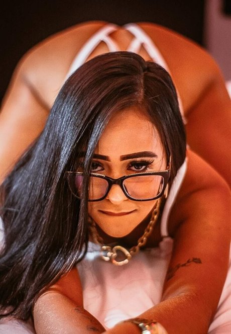 ElaineCrys xxx model img