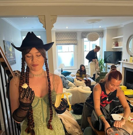 Rhian Teasdale exclusive pornstar gallery