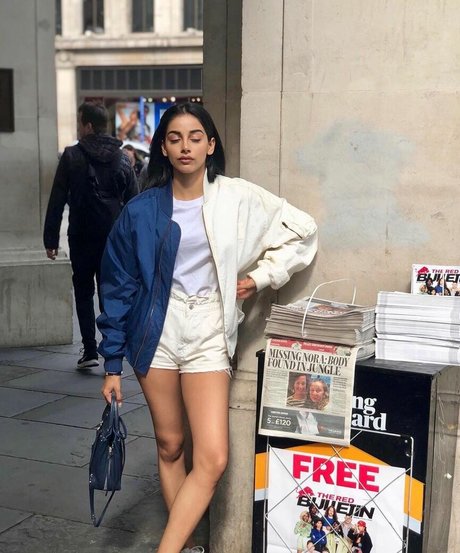 Banita Sandhu star perfect pic