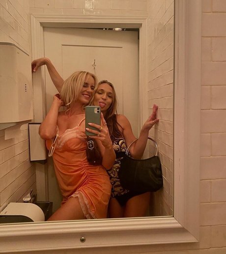 Rachael Nyhuus model nice galleries