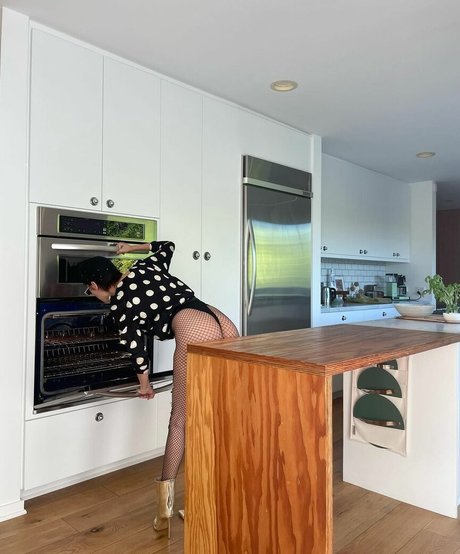 Tallulah Willis naked actress images