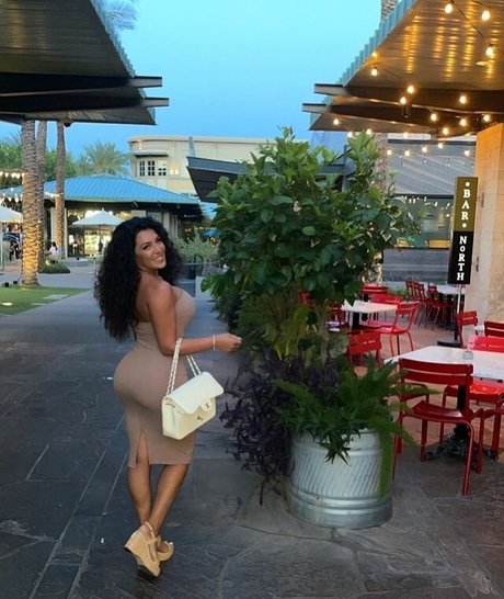 Nikki Waka art pornstar photos