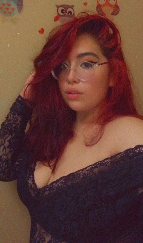 Lightnesss erotic model picture