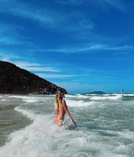 Talita Correa best star pic