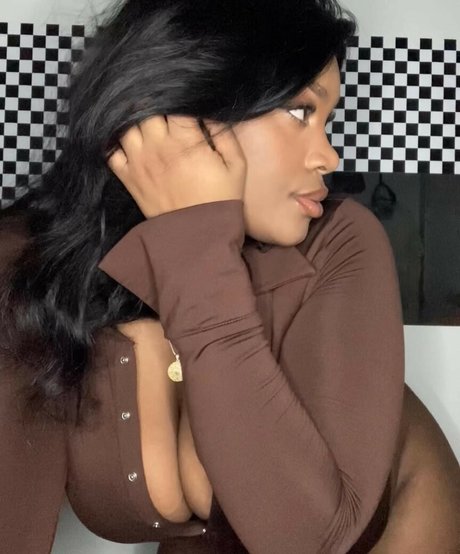 Zee Ngema pornstar free pics