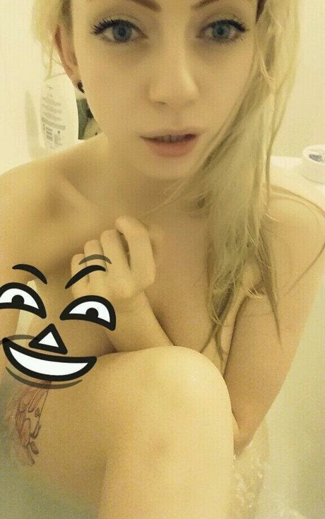 Sinead Bales hd pornstar image