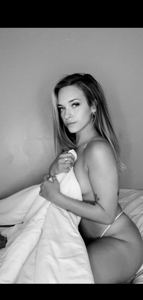 Alissa Maree art star gallery