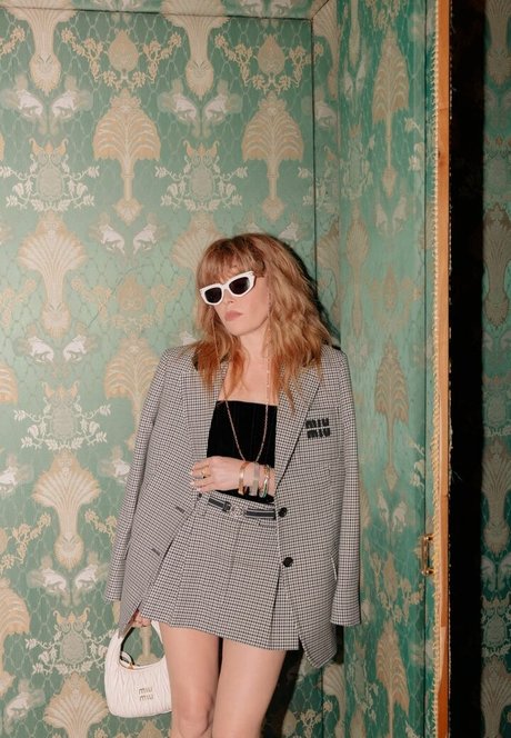 Natasha Lyonne star erotic photos