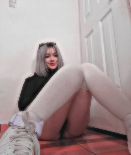 lakikis666 high quality model photo